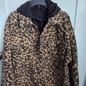 Wild Fable Leopard Print Shacket/Black Athletic Sweatshirt